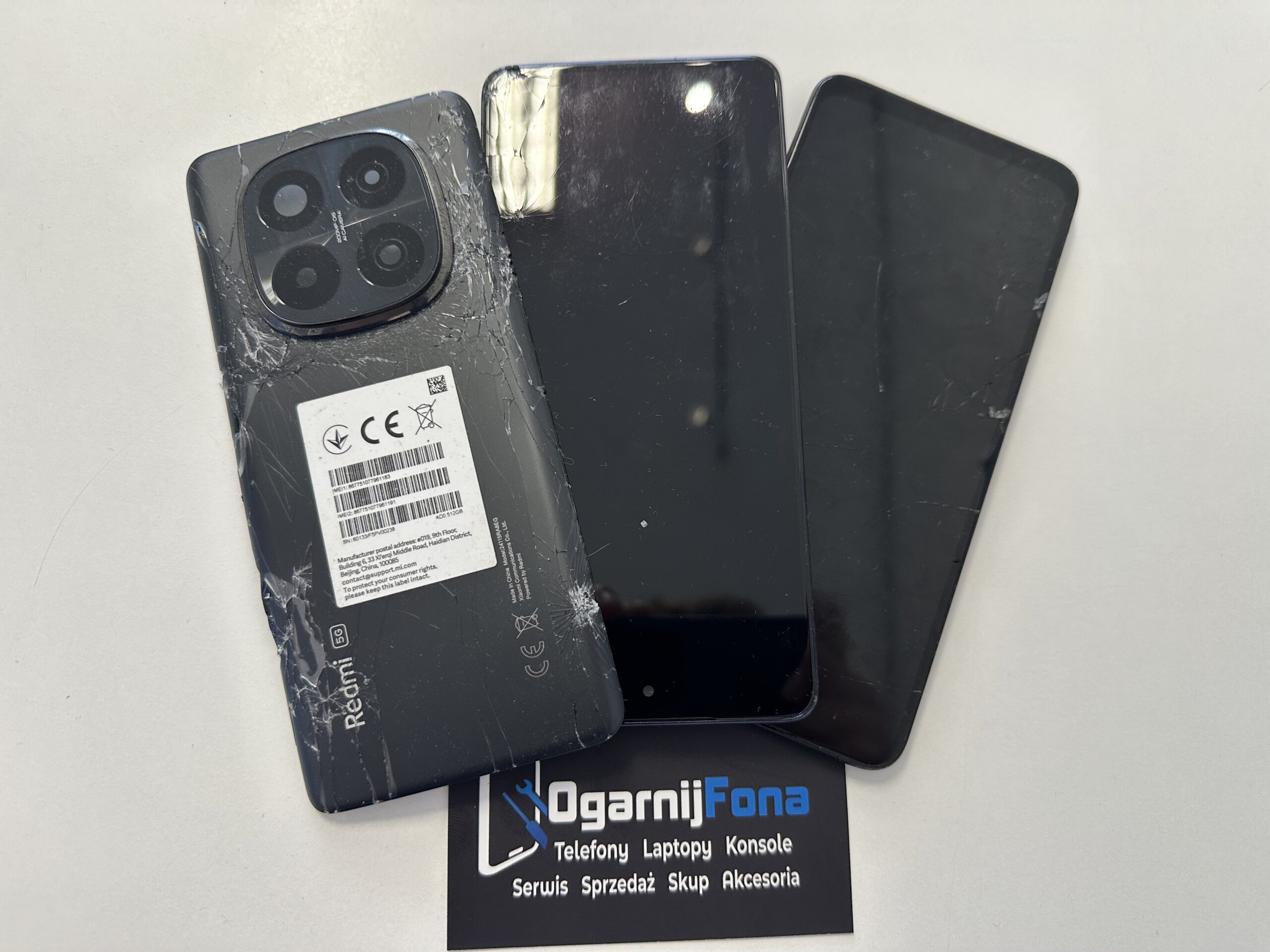 Pobity tył i plecki telefonu, zbity wyświetlacz, uszkodzony lcd, niesprawny dotyk. Wizytówka Ogarnijfona Łobez